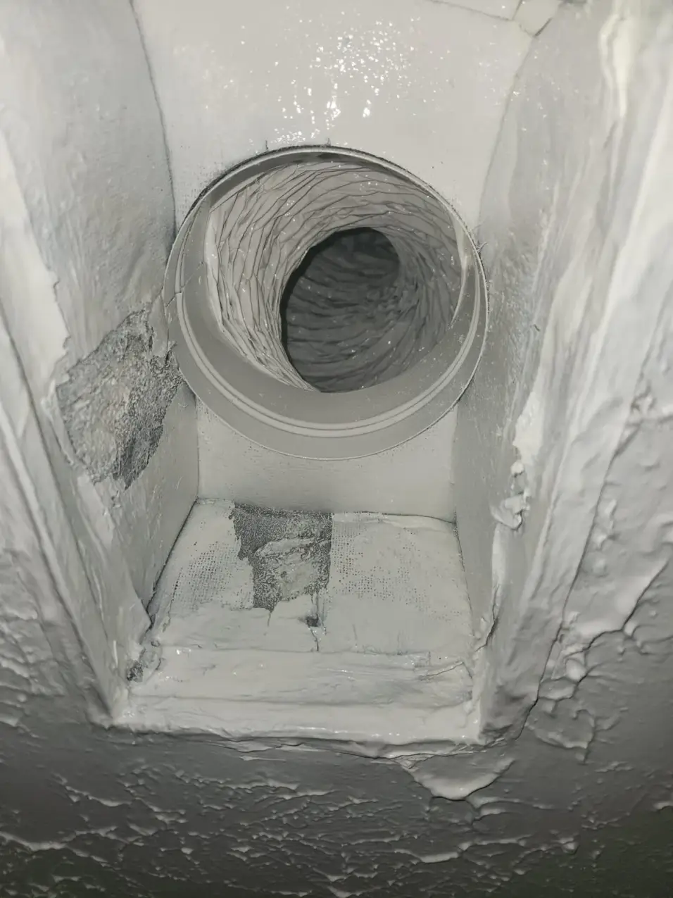Musty Smell From Vents When the AC Turns On 4 ductwork checked for moisture and visible buildup, real company service photo 2